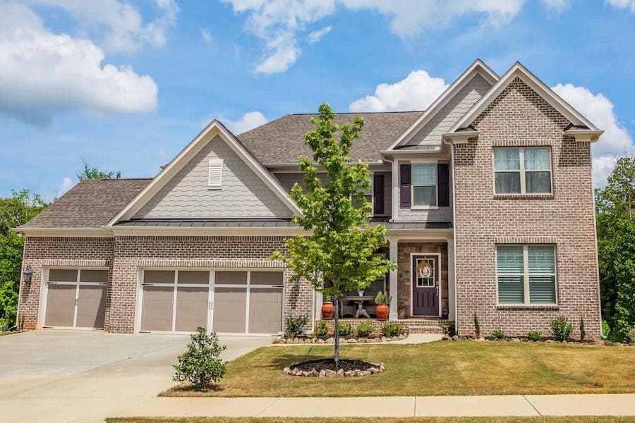 5 bedroom, 3,699 sq ft single family residence sold at 279 Vinca Circle, Suwanee, GA 30024