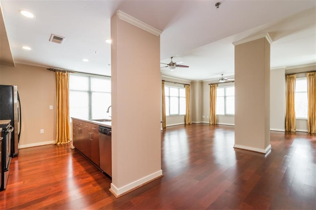 565 Peachtree Street 703, Atlanta, GA 30308 — most recent listing photo