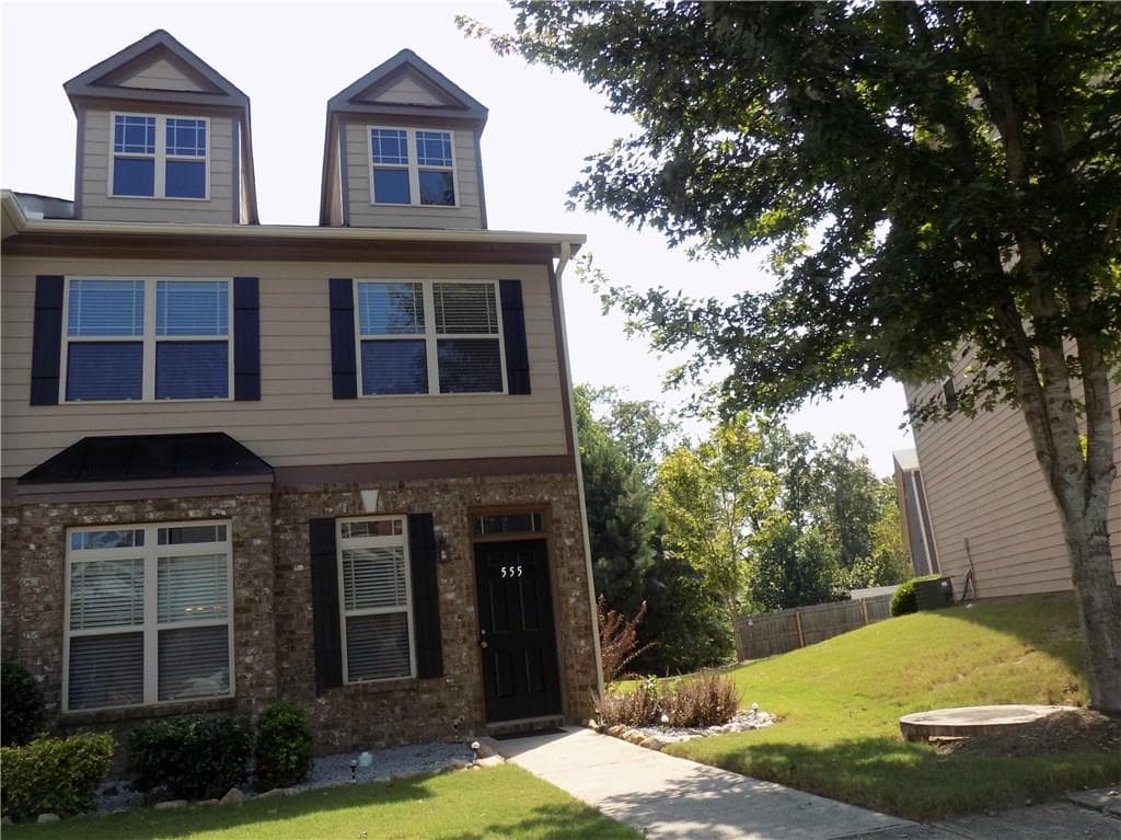 3 bedroom, 1,504 sq ft townhouse sold at 555 Ridge View Crossing, Woodstock, GA 30188