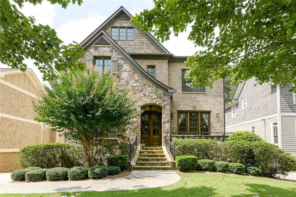 6 bedroom, 4,832 sq ft single family residence sold at 2634 Gilbert Street, Smyrna, GA 30080