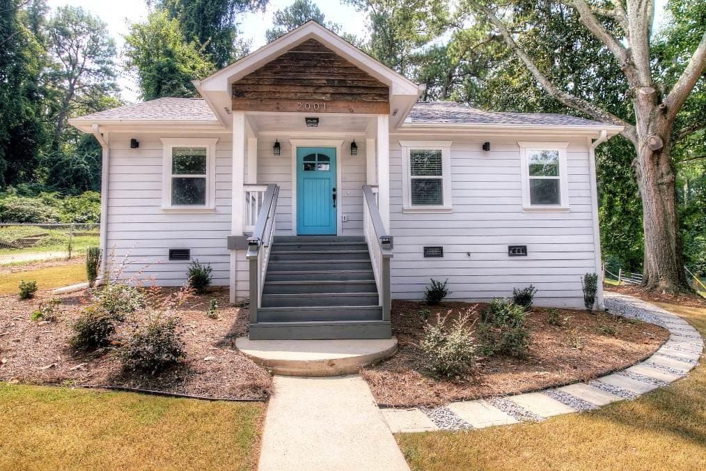 3 bedroom, 1,388 sq ft single family residence sold at 2001 Glenwood Avenue, Atlanta, GA 30316