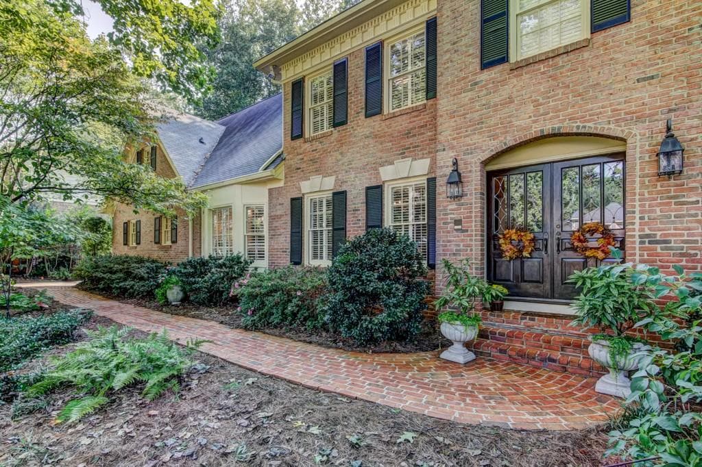 165 Marsh Glen Point, Atlanta, GA 30328 — most recent listing photo