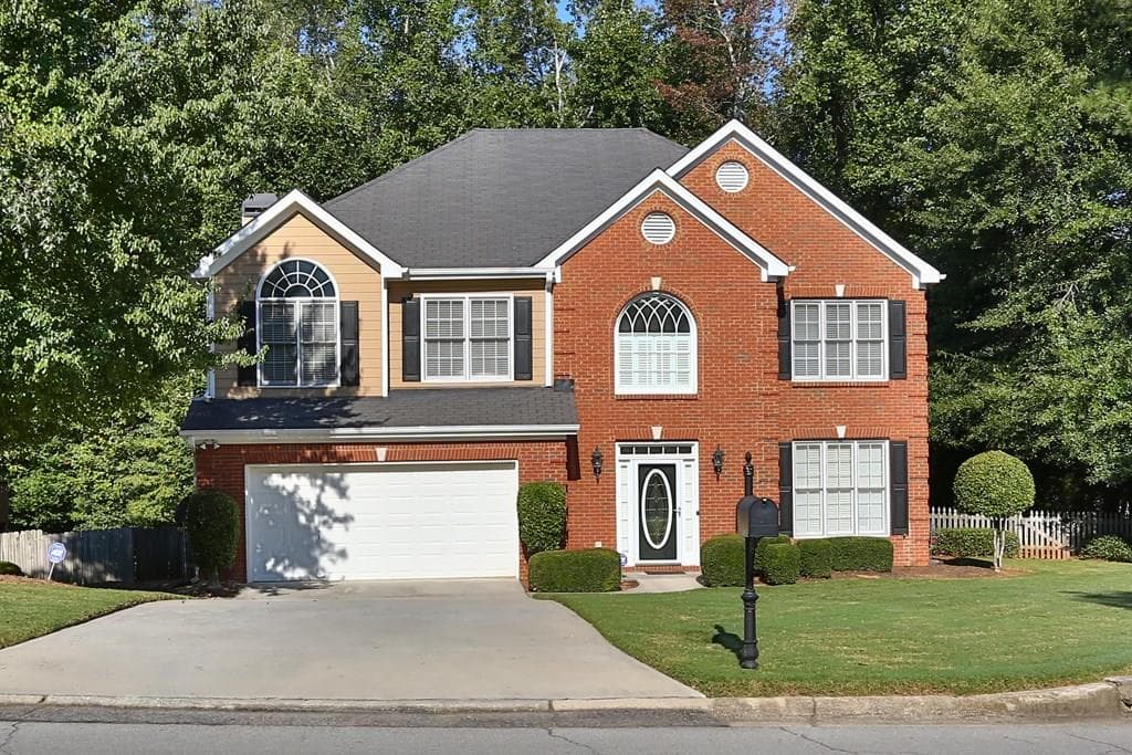 4 bedroom, 2,478 sq ft single family residence sold at 560 Shyrewood Drive, Lawrenceville, GA 30043