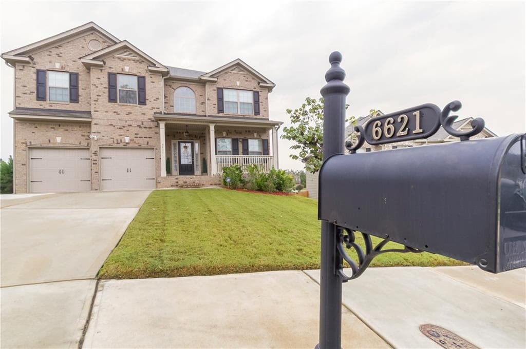 6621 Oak Hill Pass, Fairburn, GA 30213 — most recent listing photo