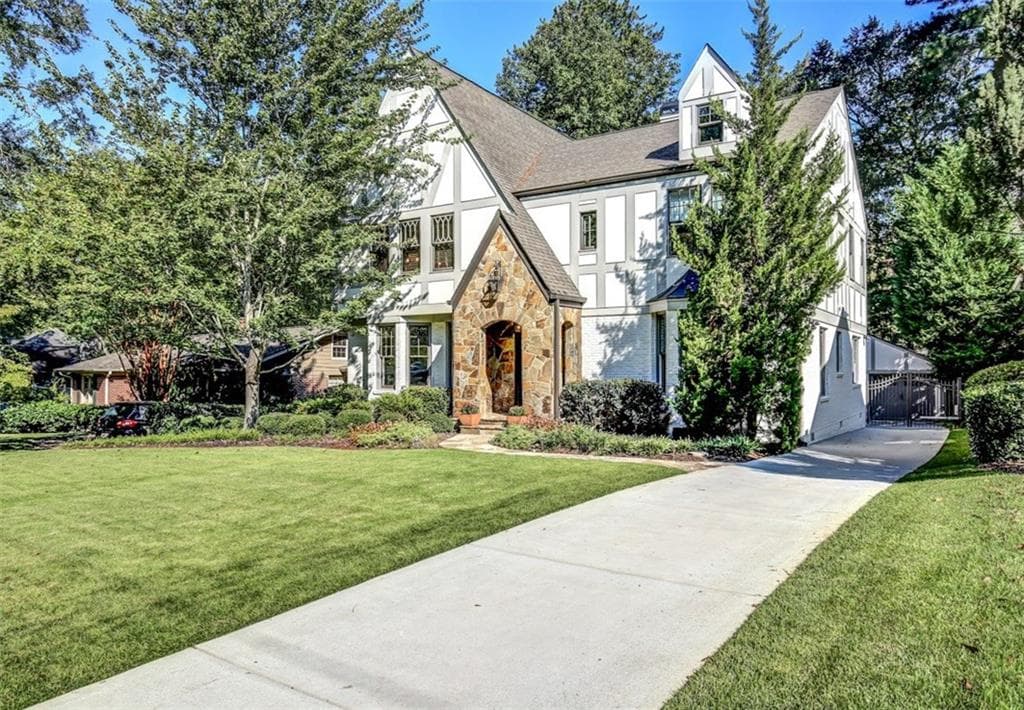 4 bedroom, 3,651 sq ft single family residence sold at 1240 Reeder Circle, Atlanta, GA 30306