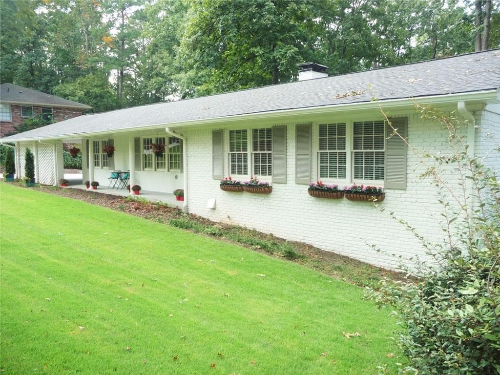 3 bedroom, 3,998 sq ft single family residence sold at 6718 Brandon Mill Road, Atlanta, GA 30328