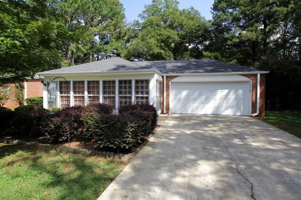 3 bedroom single family residence sold at 4754 Winthrop Drive, College Park, GA 30337