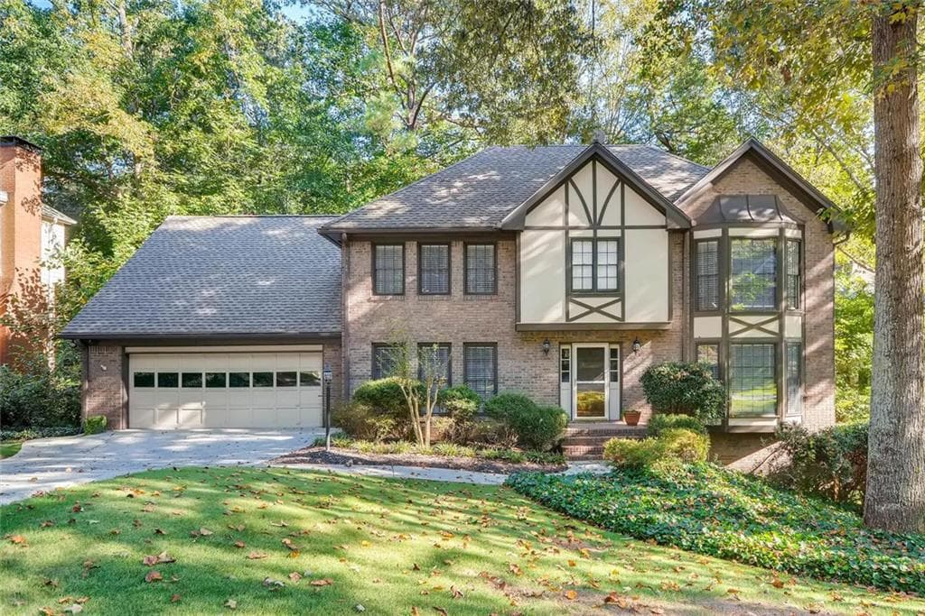 4 bedroom, 4,552 sq ft single family residence sold at 215 Nestor Court, Roswell, GA 30076