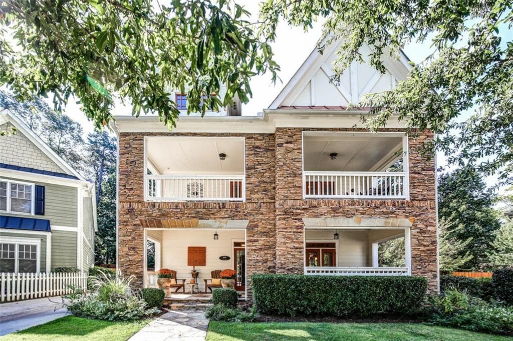 3 bedroom, 2,578 sq ft single family residence sold at 1605 Duncan Drive, Atlanta, GA 30318