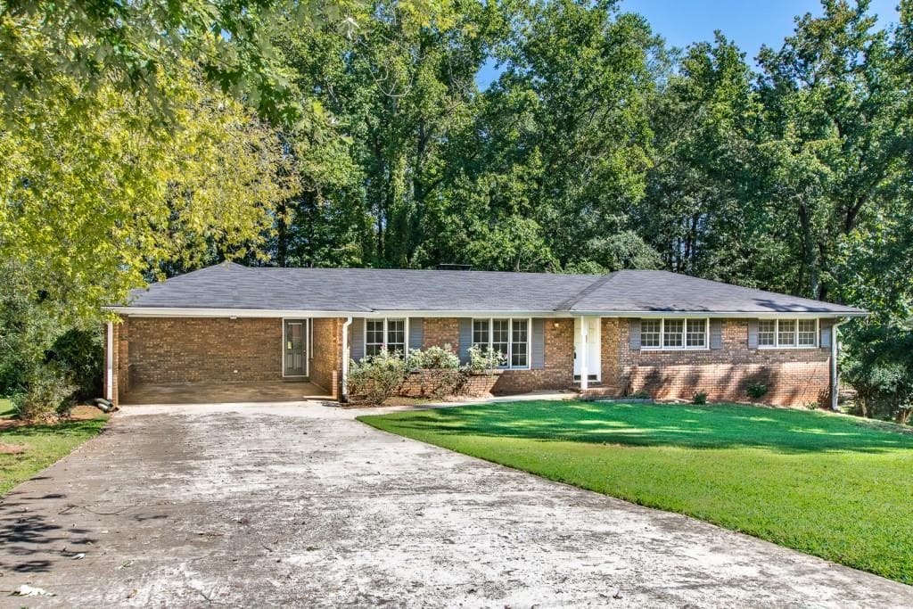 3 bedroom, 1,641 sq ft single family residence sold at 1150 Old Forge Drive, Roswell, GA 30076