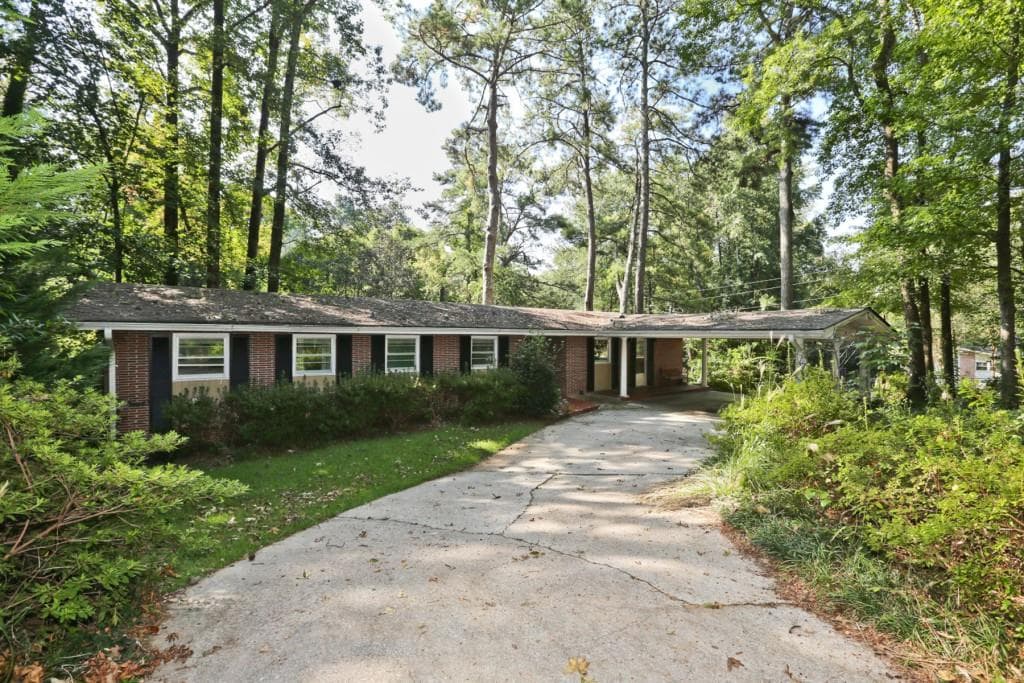 5 bedroom, 2,401 sq ft single family residence sold at 3165 Alton Road, Atlanta, GA 30341