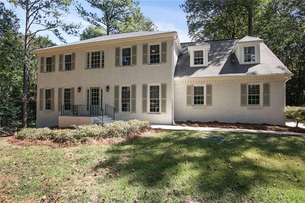 4 bedroom, 3,691 sq ft single family residence sold at 11425 West Road, Roswell, GA 30075