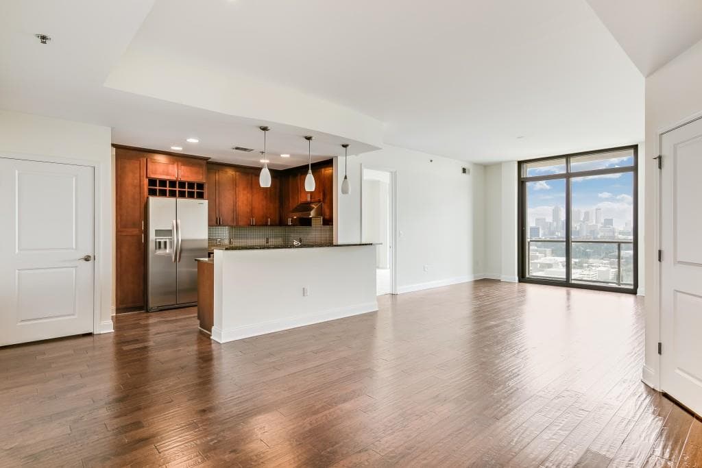 1 bedroom, 1,244 sq ft condominium sold at 270 17th Street 3005, Atlanta, GA 30363