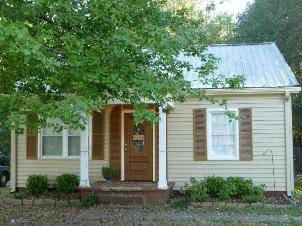 34 Buena Vista Street, Winder, GA 30680 — most recent listing photo