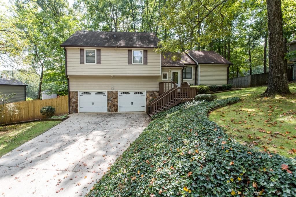 816 Reed Road, Smyrna, GA 30082 — most recent listing photo