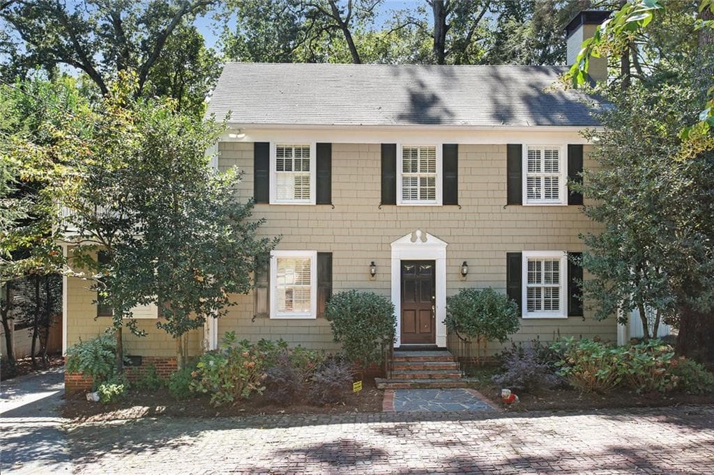 3 bedroom single family residence sold at 550 Collier Road, Atlanta, GA 30318