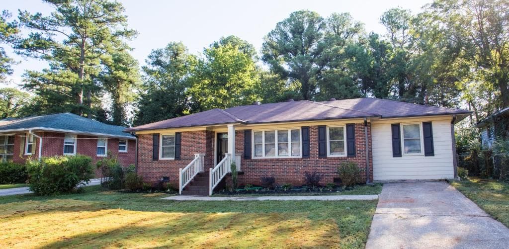 1948 Brewer Boulevard, Atlanta, GA 30310 — most recent listing photo