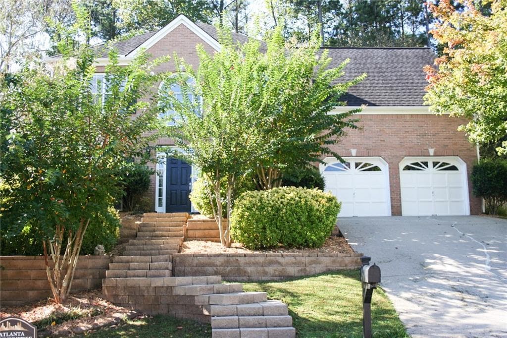 4 bedroom, 2,310 sq ft single family residence sold at 1809 Lightwood Lane, Acworth, GA 30102