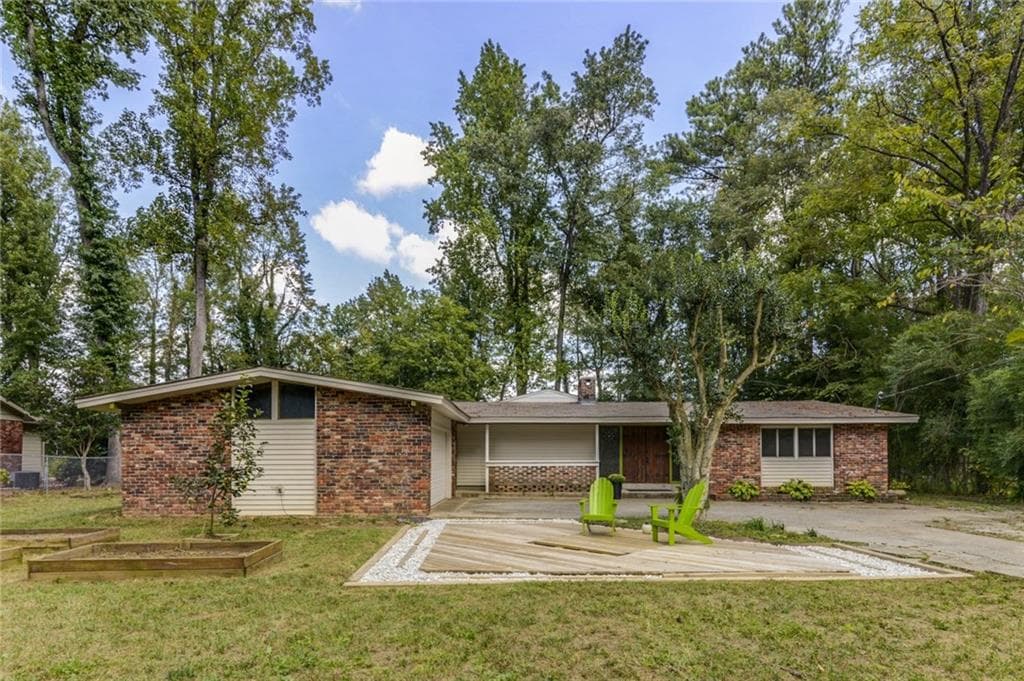 3 bedroom, 2,037 sq ft single family residence sold at 3446 Summitridge Drive, Doraville, GA 30340