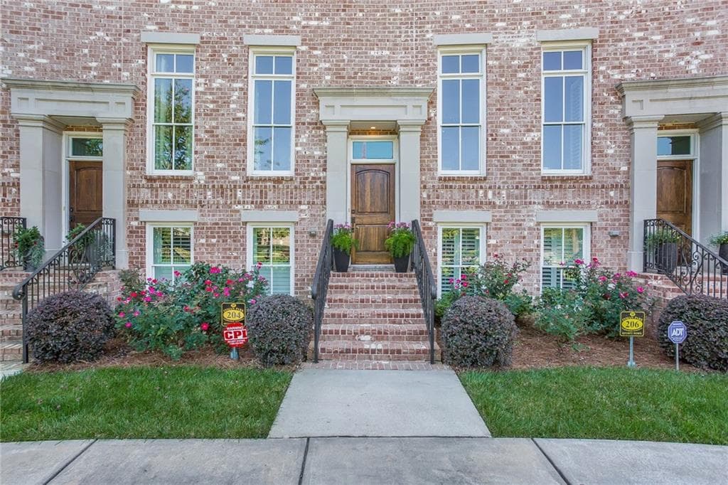 3 bedroom, 2,600 sq ft townhouse sold at 204 Inman Lane 204, Atlanta, GA 30307