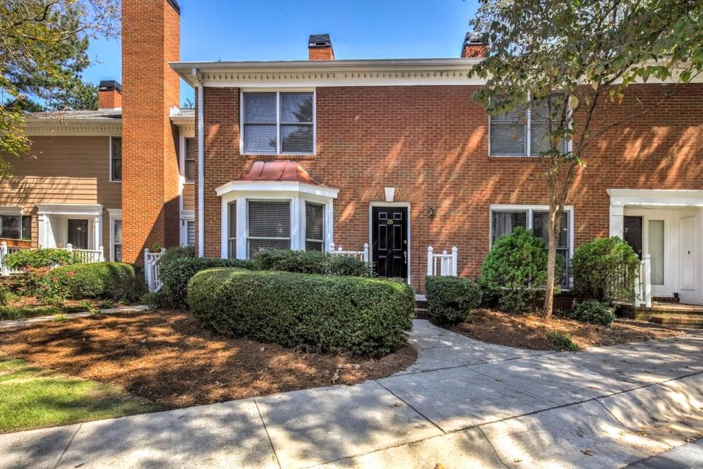 7500 Roswell Road 116, Sandy Springs, GA 30350 — most recent listing photo