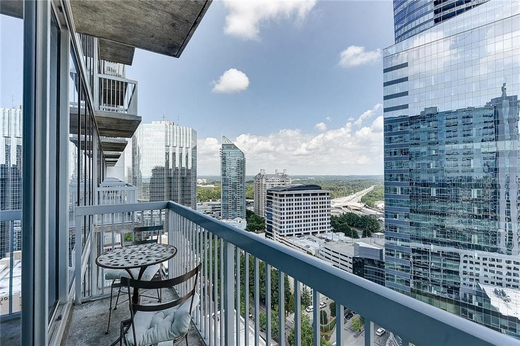 1 bedroom, 655 sq ft condominium sold at 3324 Peachtree Road 2003, Atlanta, GA 30326