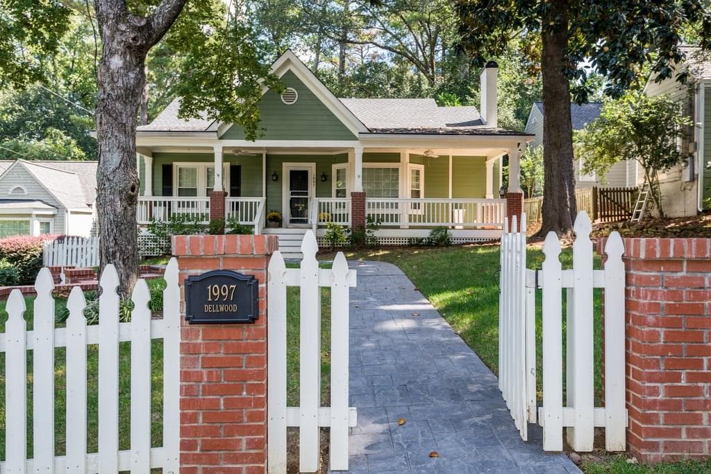 3 bedroom, 2,226 sq ft single family residence sold at 1997 Dellwood Drive, Atlanta, GA 30309