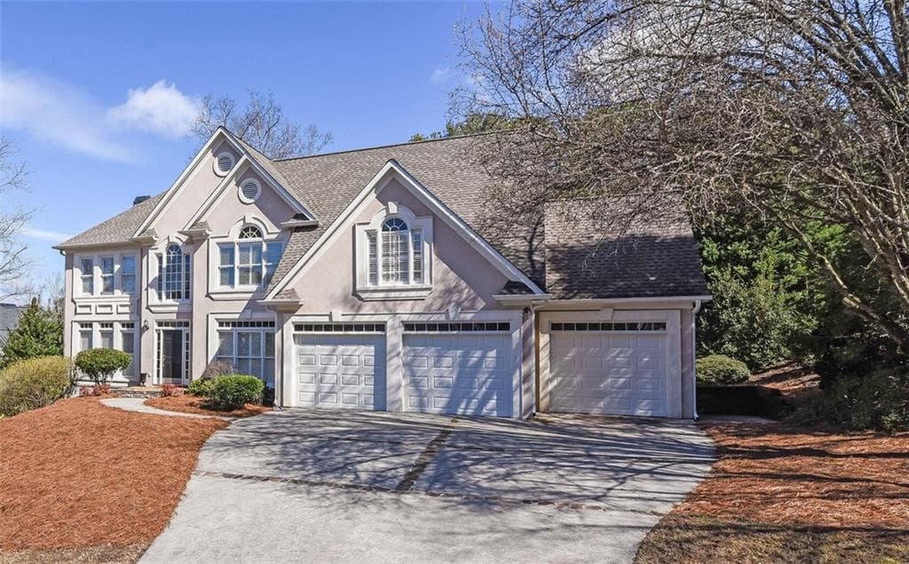 5 bedroom, 3,001 sq ft single family residence sold at 1555 Highview Pines Pass, Alpharetta, GA 30022