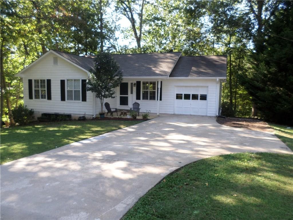 3 bedroom, 1,115 sq ft single family residence sold at 2630 Fleetwood Drive, Cumming, GA 30041