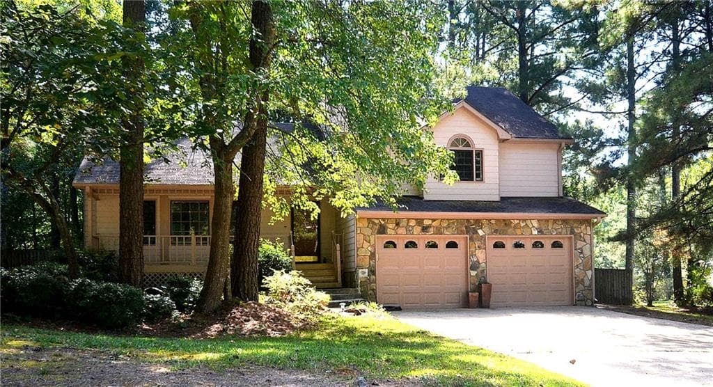 4 bedroom, 1,870 sq ft single family residence sold at 113 Plantation Lane, Acworth, GA 30101