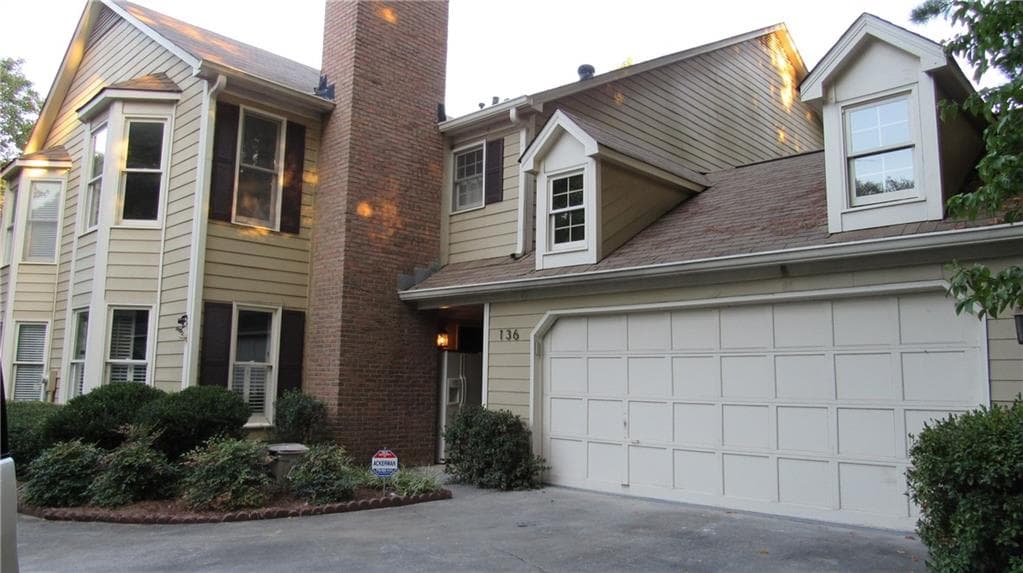 136 Great Oaks Lane, Roswell, GA 30075 — most recent listing photo