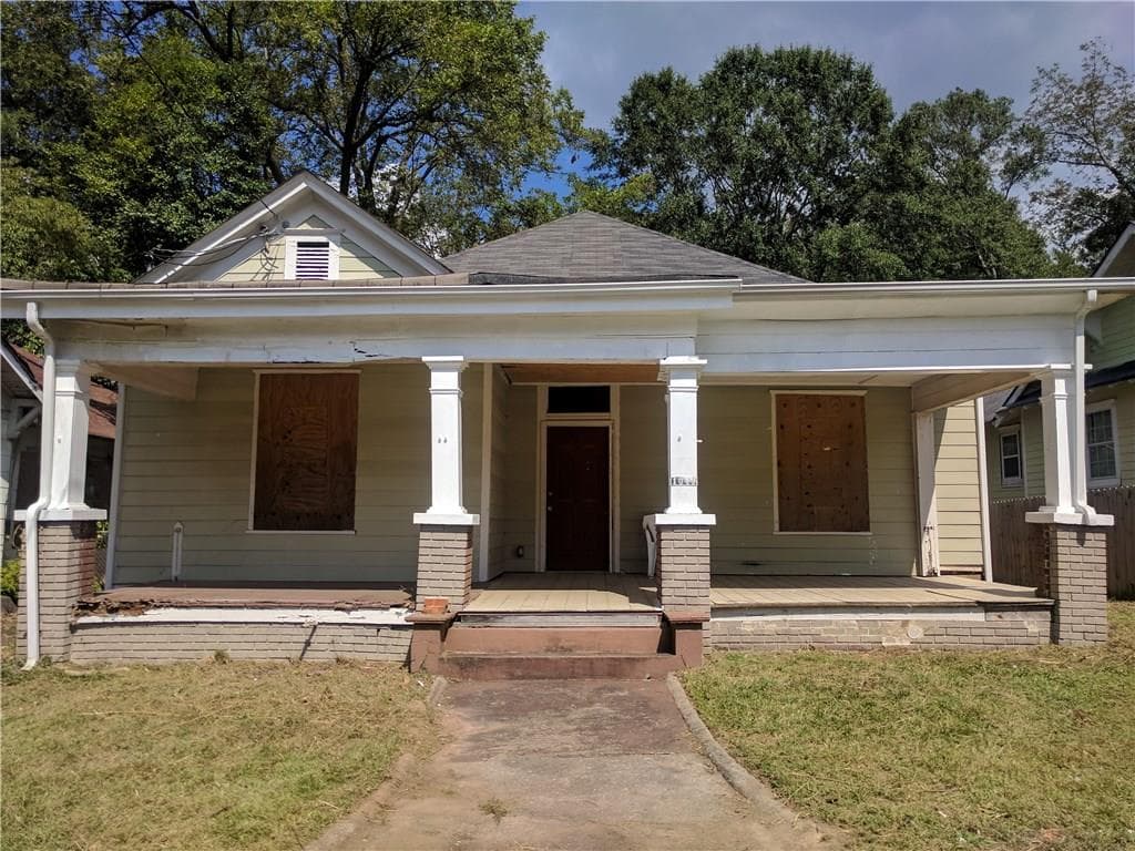 3 bedroom, 2,173 sq ft single family residence sold at 1049 Lawton Avenue, Atlanta, GA 30310