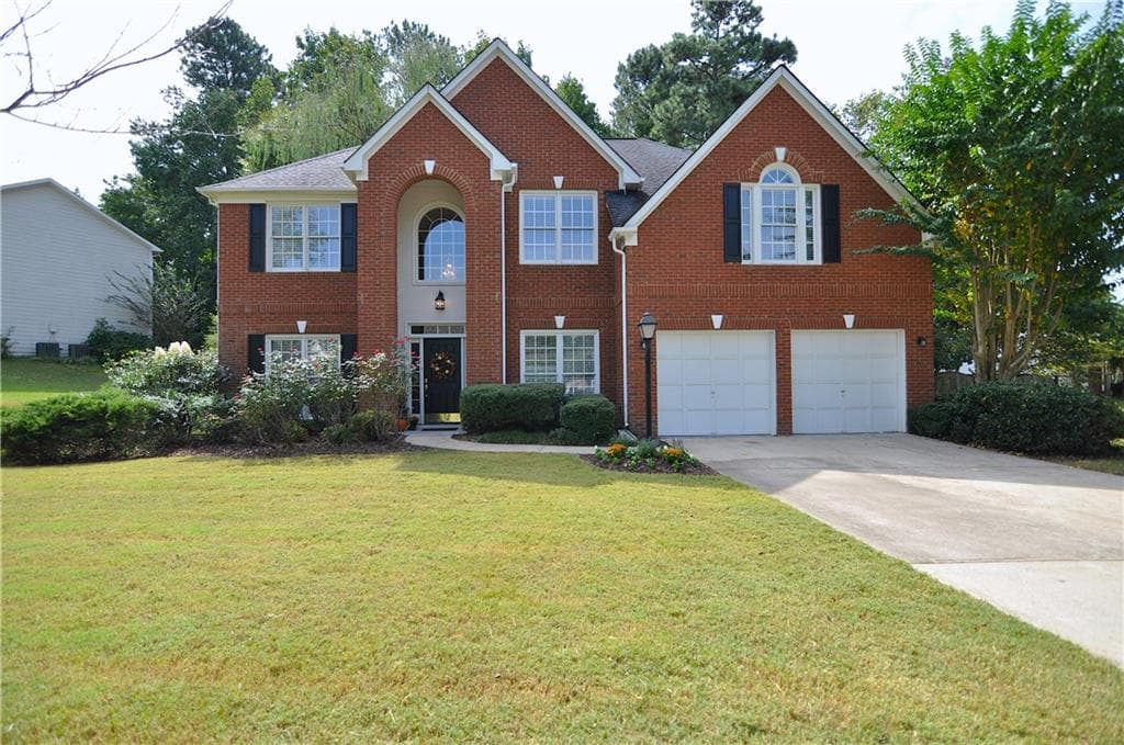 4 bedroom, 2,620 sq ft single family residence sold at 5035 Magnolia Walk, Roswell, GA 30075