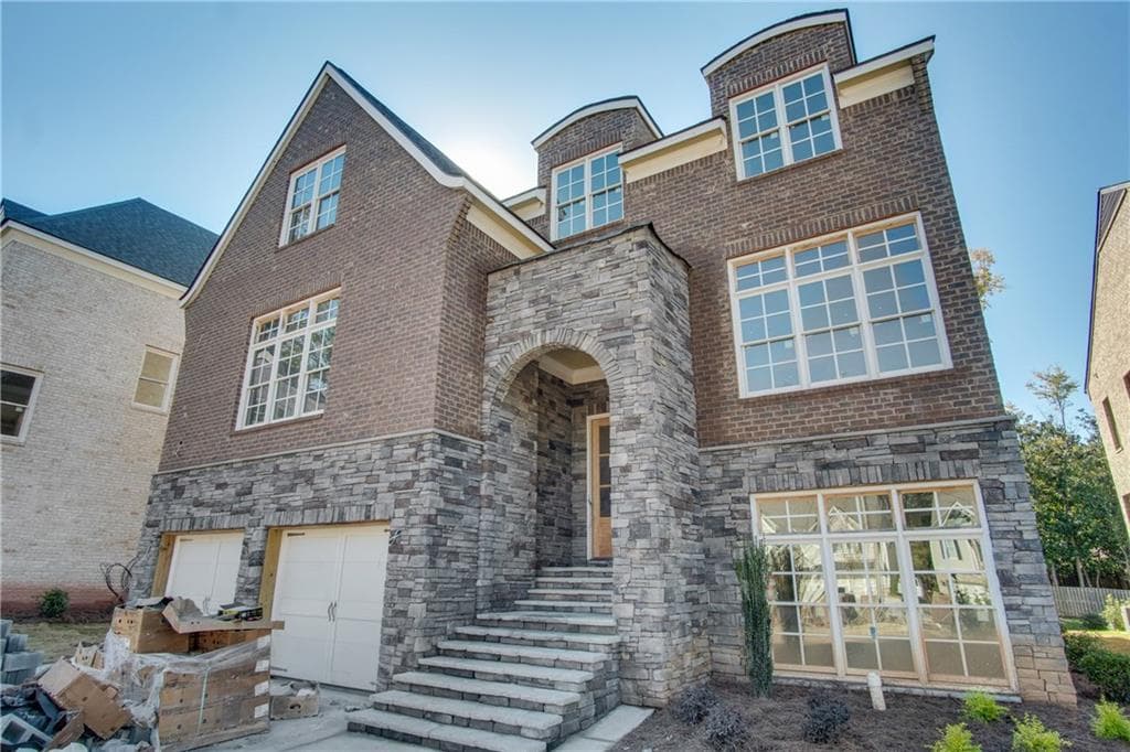 5 bedroom, 4,512 sq ft single family residence sold at 3810 Chamblee Dunwoody Road, Brookhaven, GA 30341