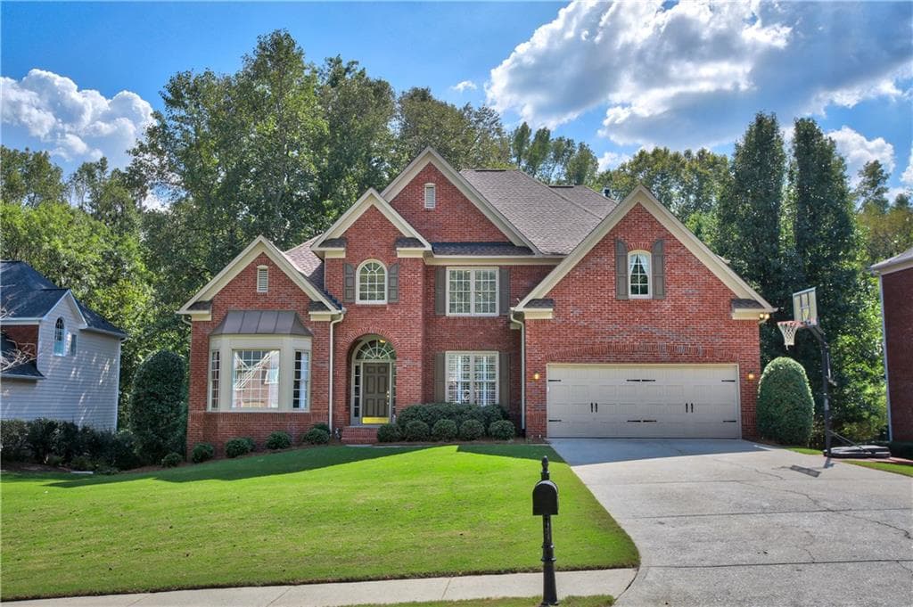 5 bedroom, 4,290 sq ft single family residence sold at 760 Riverside Drive, Suwanee, GA 30024