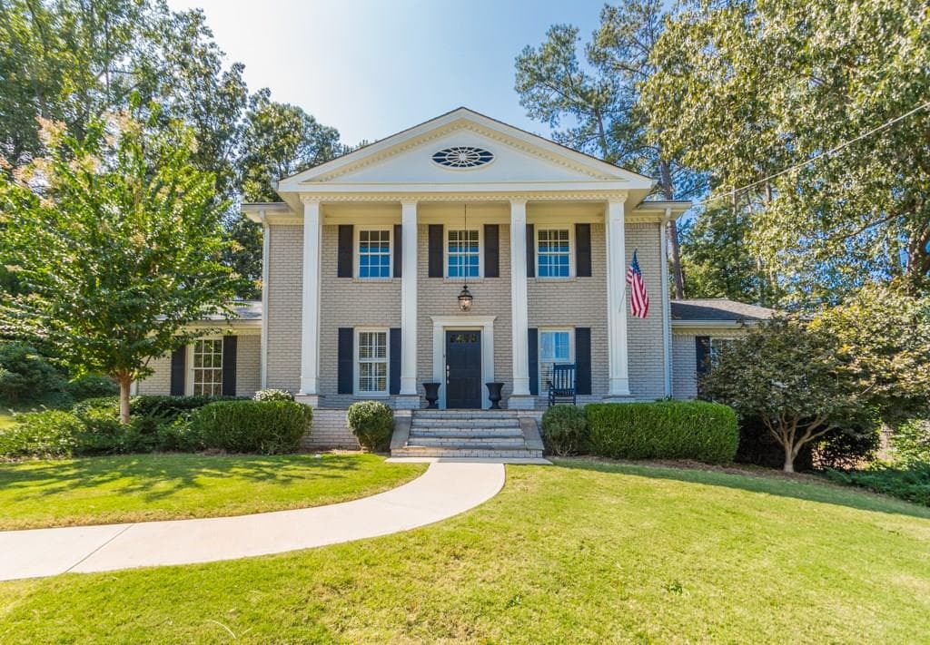 4 bedroom, 3,007 sq ft single family residence sold at 221 Hillswick Court, Atlanta, GA 30328