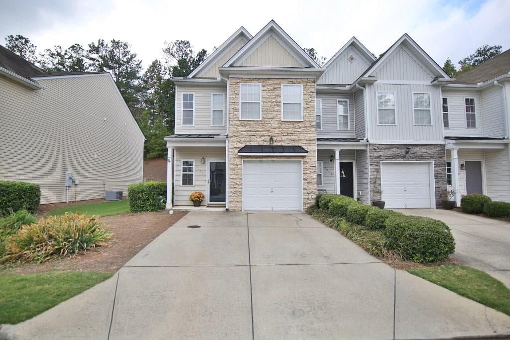 2 bedroom, 1,708 sq ft townhouse sold at 2977 Greyhawk Lane, Cumming, GA 30040