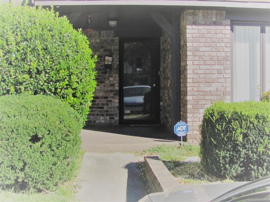 2 bedroom, 1,314 sq ft townhouse sold at 1809 Ashborough Circle J, Marietta, GA 30067