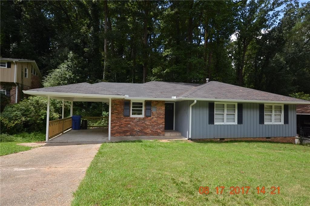 3 bedroom single family residence sold at 1695 Laurelwood Drive, Atlanta, GA 30311