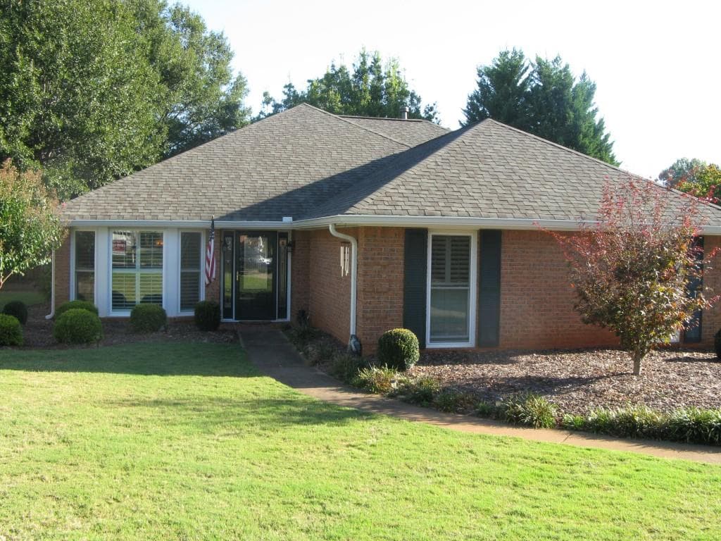 2 bedroom, 2,269 sq ft single family residence sold at 305 Silos Court, Alpharetta, GA 30004