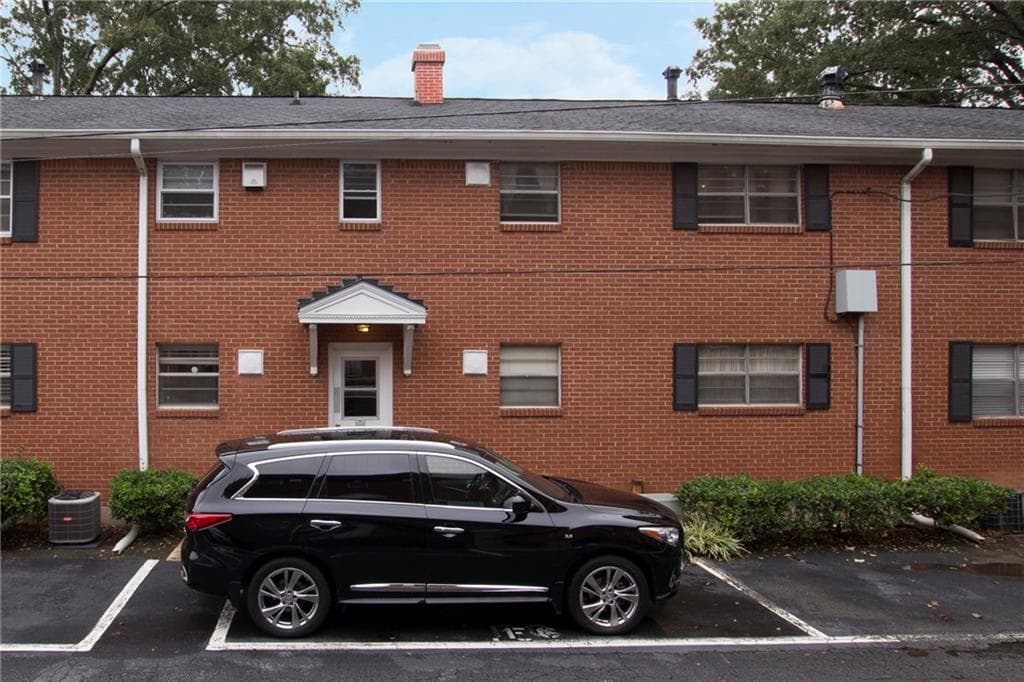 2 bedroom, 1,200 sq ft condominium sold at 3660 Peachtree Road F7, Atlanta, GA 30319