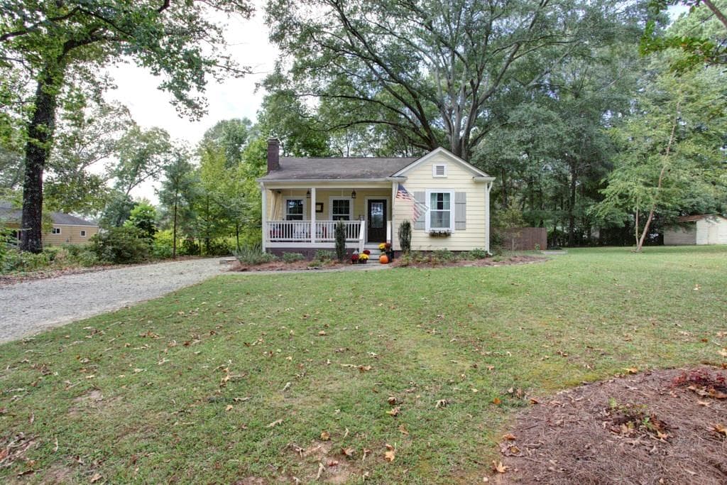 3 bedroom single family residence sold at 2648 Brown Circle, Smyrna, GA 30080