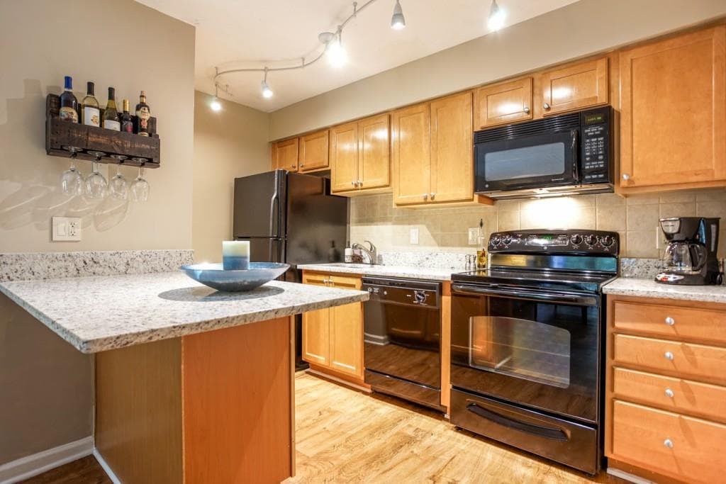 1 bedroom, 625 sq ft condominium sold at 3175 Seven Pines Court 305, Atlanta, GA 30339
