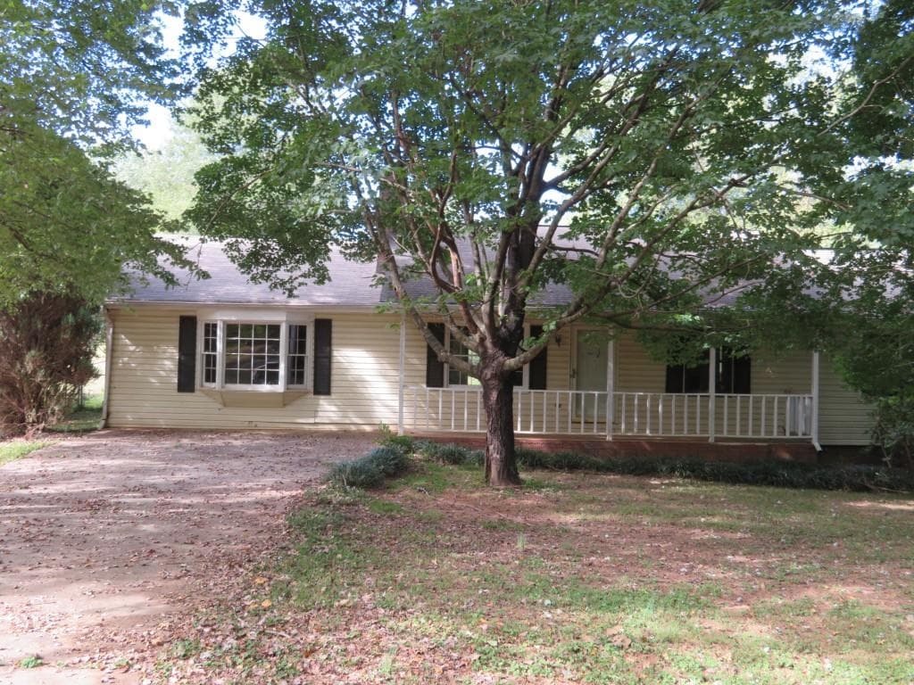 5836 Meadow View Lane, Flowery Branch, GA 30542 — most recent listing photo