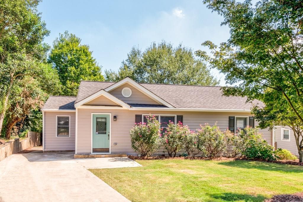 2 bedroom single family residence sold at 1905 Woodland Hills Avenue, Atlanta, GA 30318