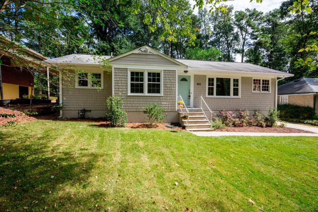 2 bedroom, 1,273 sq ft single family residence sold at 842 Shadowridge Drive, Atlanta, GA 30316