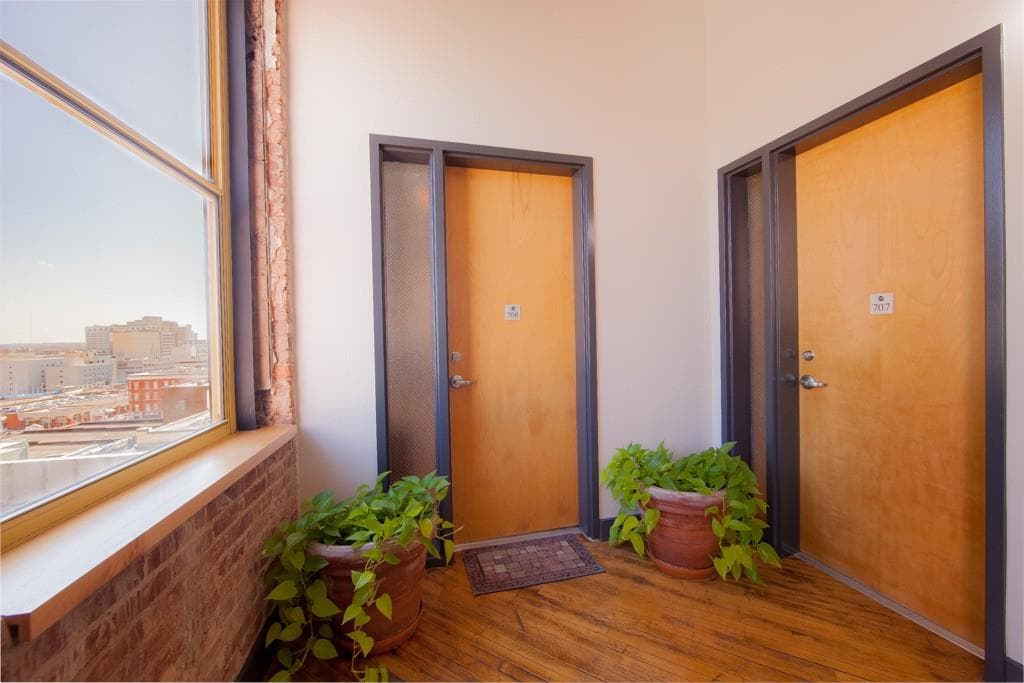 2 bedroom, 2,526 sq ft condominium sold at 87 Peachtree Street 706, Atlanta, GA 30303