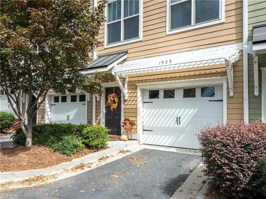1929 Sterling Oaks Circle, Brookhaven, GA 30319 — most recent listing photo