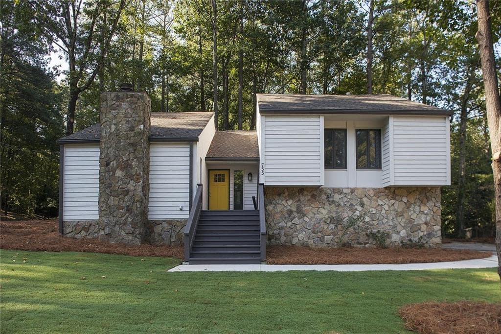 4 bedroom, 1,590 sq ft single family residence sold at 735 Chickadee Court, Atlanta, GA 30311