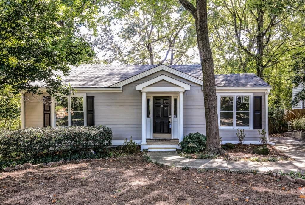 2 bedroom, 996 sq ft single family residence sold at 1875 Woodland Hills Avenue, Atlanta, GA 30318